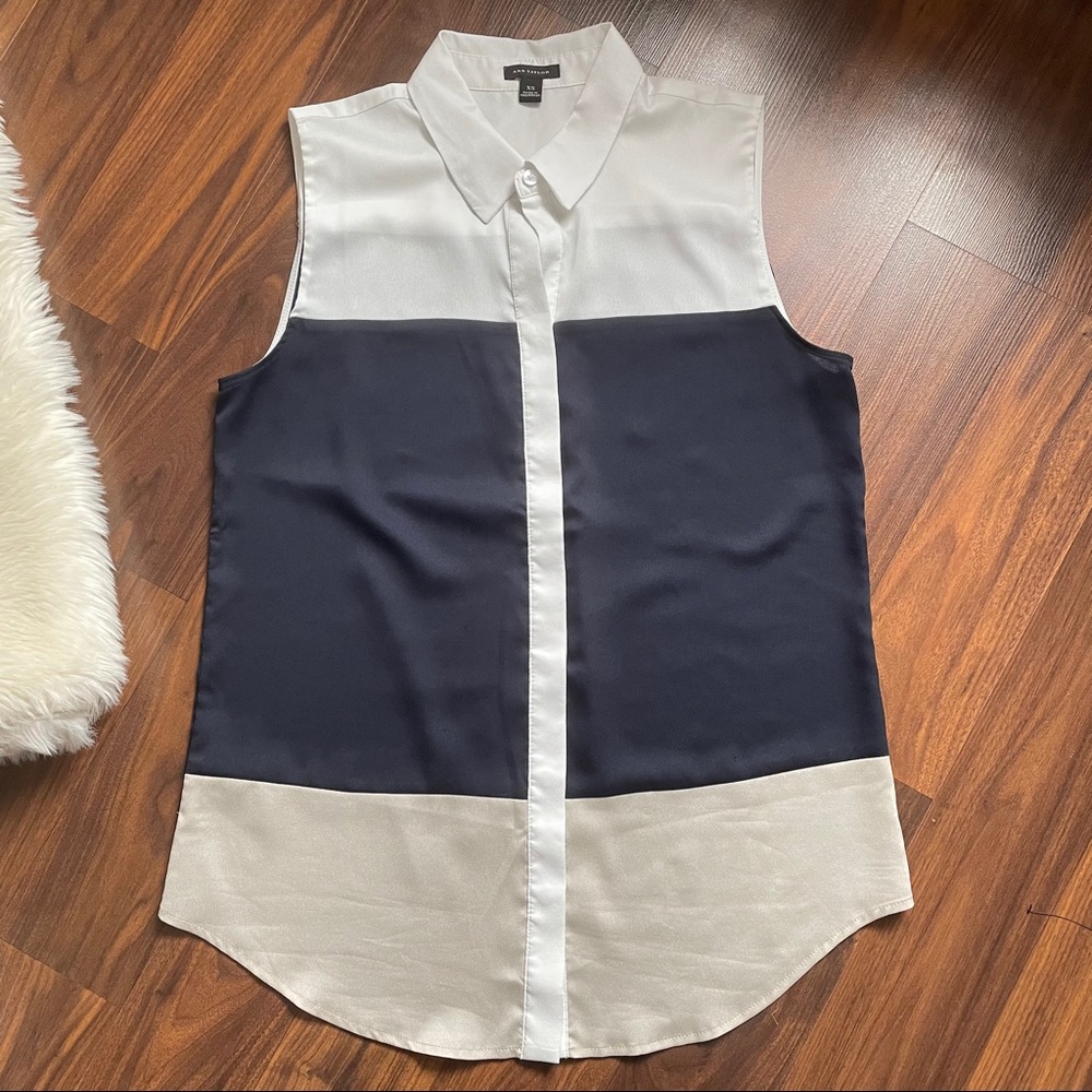 Worthington Sleeveless Colorblock Button-Front Blouse in Navy and White